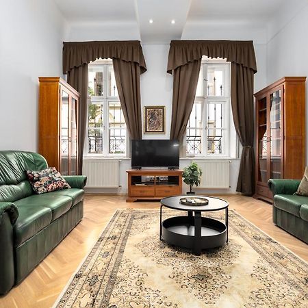Emerald Suite With Free Parking Budapest Esterno foto