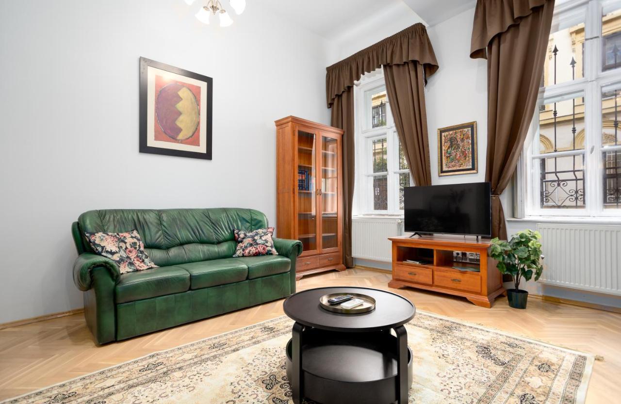 Emerald Suite With Free Parking Budapest Esterno foto