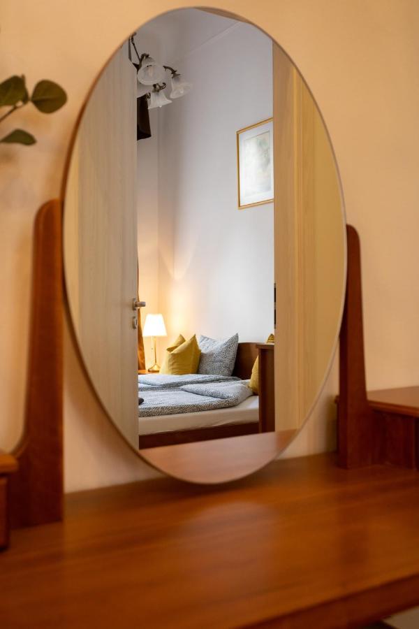 Emerald Suite With Free Parking Budapest Esterno foto